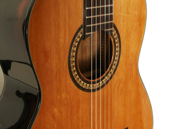 Admira A4 – gitara klasyczna