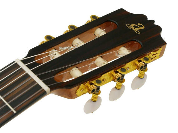 Admira A4 – gitara klasyczna